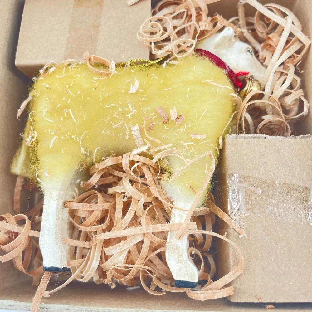 Vickie Smyers Sheep Ornament Yellow 4x4 2005 Primitive Folk Art ESC Trading